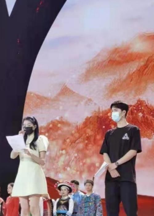 王一博|咋回事？關(guān)曉彤王一博受邀錄制央視文藝匯演，表演節(jié)目疑遭退貨