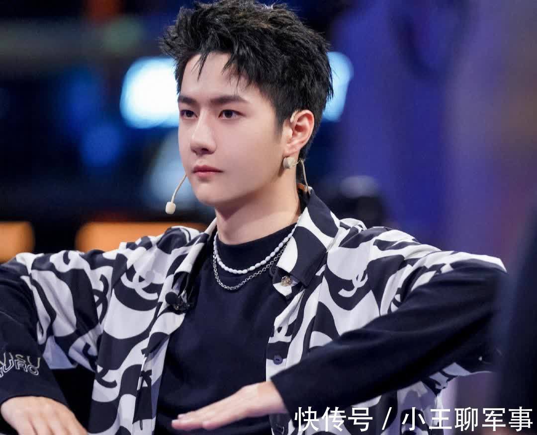 中国文化|王一博天天向上录制,心心念念的鞋子终于上脚了!