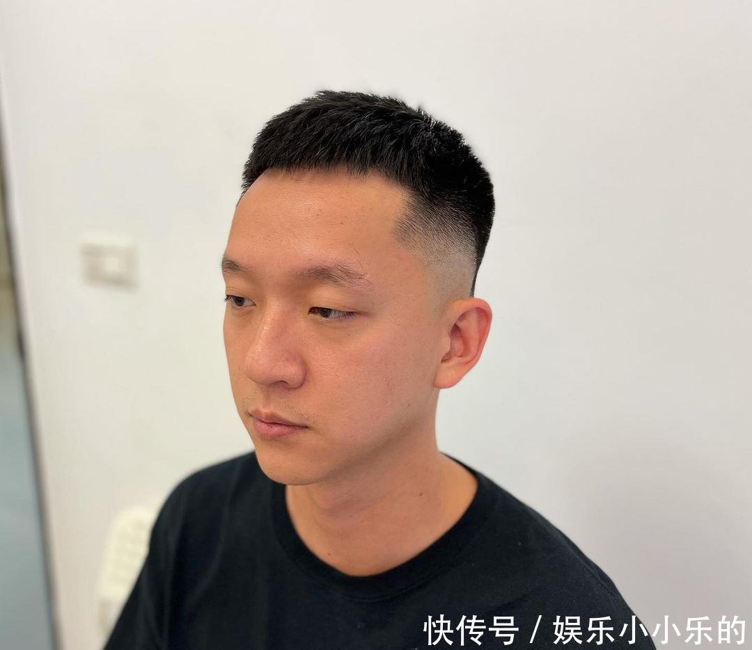 发量|40岁男人别剪“显老”的发型,这三款造型不挑脸型,成熟又帅气