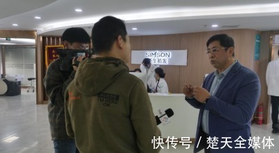 机器人 智能机器人绽光彩 中国ARTAS植发手术演示会在汉成功举行