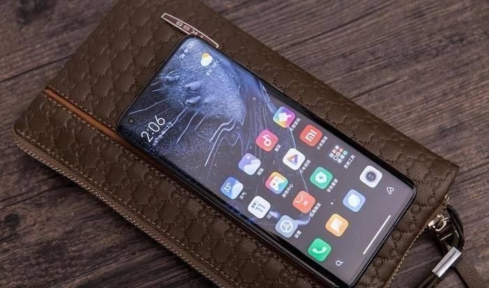 华为m中国高端手机市场洗牌,小米冲至第三,华为险胜苹果,占比441