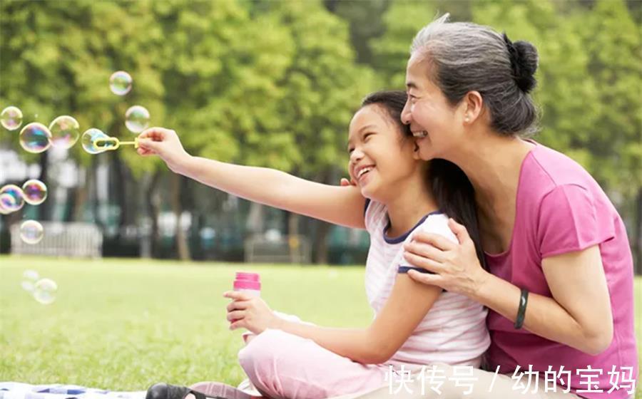 婆婆|“老人假带娃”正在兴起,看似辛苦,实则可能比较坑娃