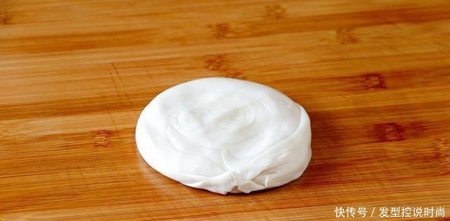 层次|在家不出门,教你鸡蛋灌饼的新做法,不鼓泡却起层次,外酥里嫩