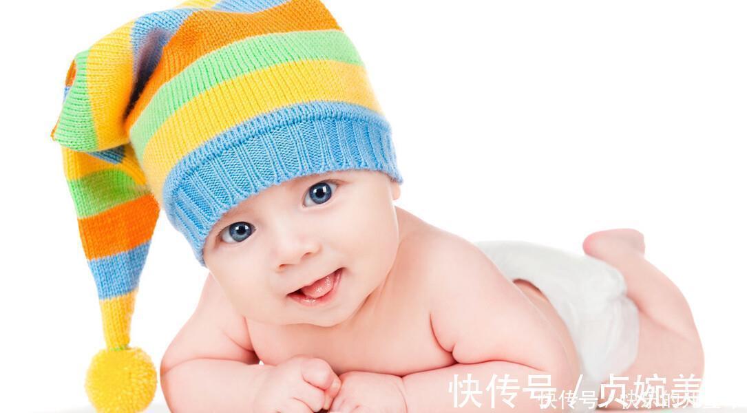 儿科医生|刚出生的宝宝天天洗澡?别掉到“坑”里去了,这样洗才健康