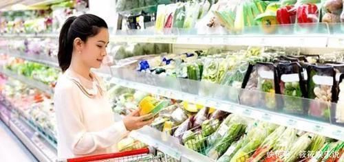 孕晚期|女性朋友怀孕后,应该要注意饮食,孕期吃不对,当心胎儿畸形
