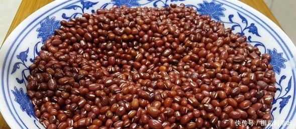 用红豆来做个红豆卷,外酥里嫩,入口香甜,家里孩子超爱吃