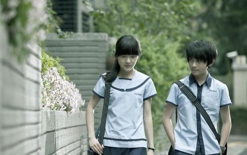 普及性|妈妈发现女儿早恋,立刻拉着她逛街买衣服,回家后孩子断了念想