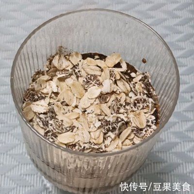 奇亚籽|#一周减脂不重样#奇亚籽麦片隔夜杯，好吃不胖