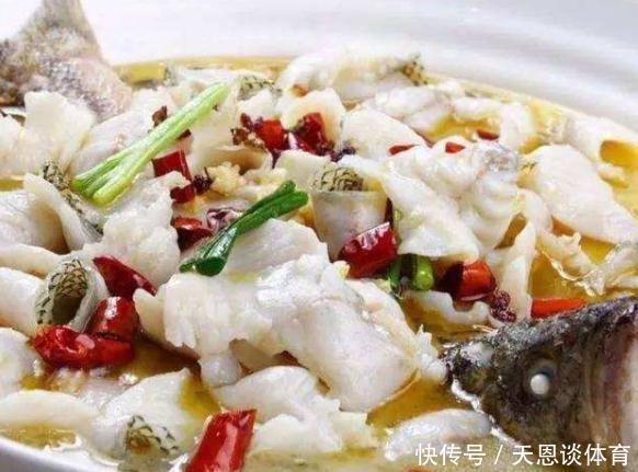 做酸菜鱼时,可以多加这一步,做出来的鱼肉鲜嫩入味,鱼汤可以喝