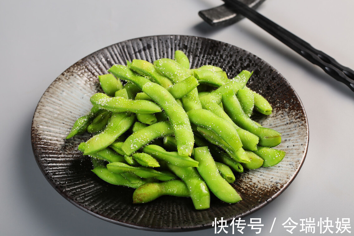 水煮毛豆|水煮毛豆,直接下锅是不对的,多做2步,毛豆颜色翠绿,还很入味