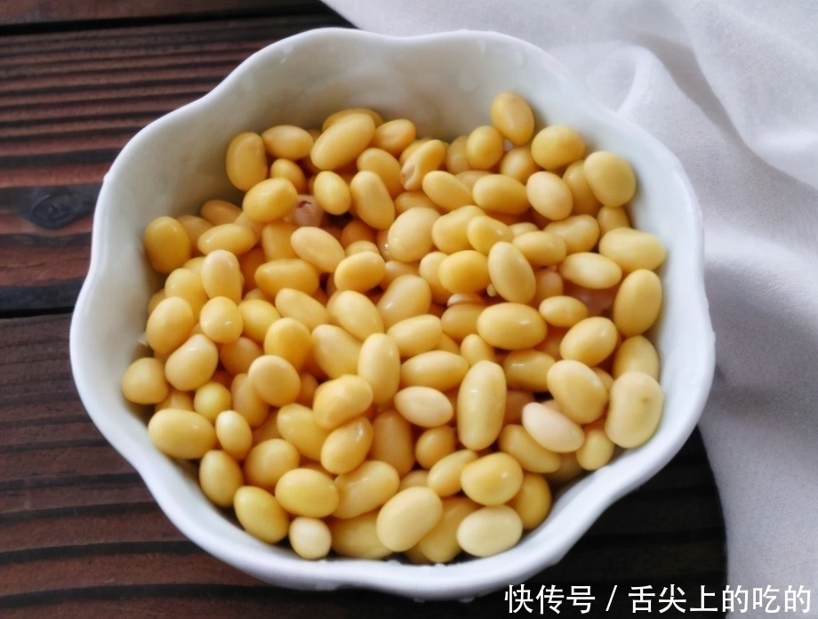 想吃黄豆酱不用买，在家做很简单，香辣过瘾，放一年也不会坏