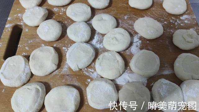 秋天遇到此菜别错过，蒸包子最香，营养高味道棒，再不吃就过季了