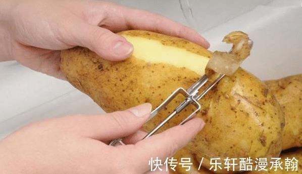 浮沫|伏天多吃土豆,可以“补钾”,搭配这个肉炖一锅,花钱少又美味