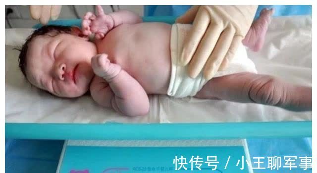 数值|新生儿出生第1天三个数值达标,暗示体质好,在娘胎里过得滋润