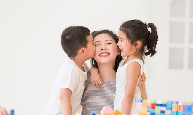 书包|孩子上下学的路上,聪明父母这样利用!第二点暴露多数家庭的暗伤