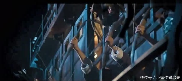 曹操|诸葛亮使用草船借箭妙计之时,为何不担心曹操使用火箭烧毁船体?