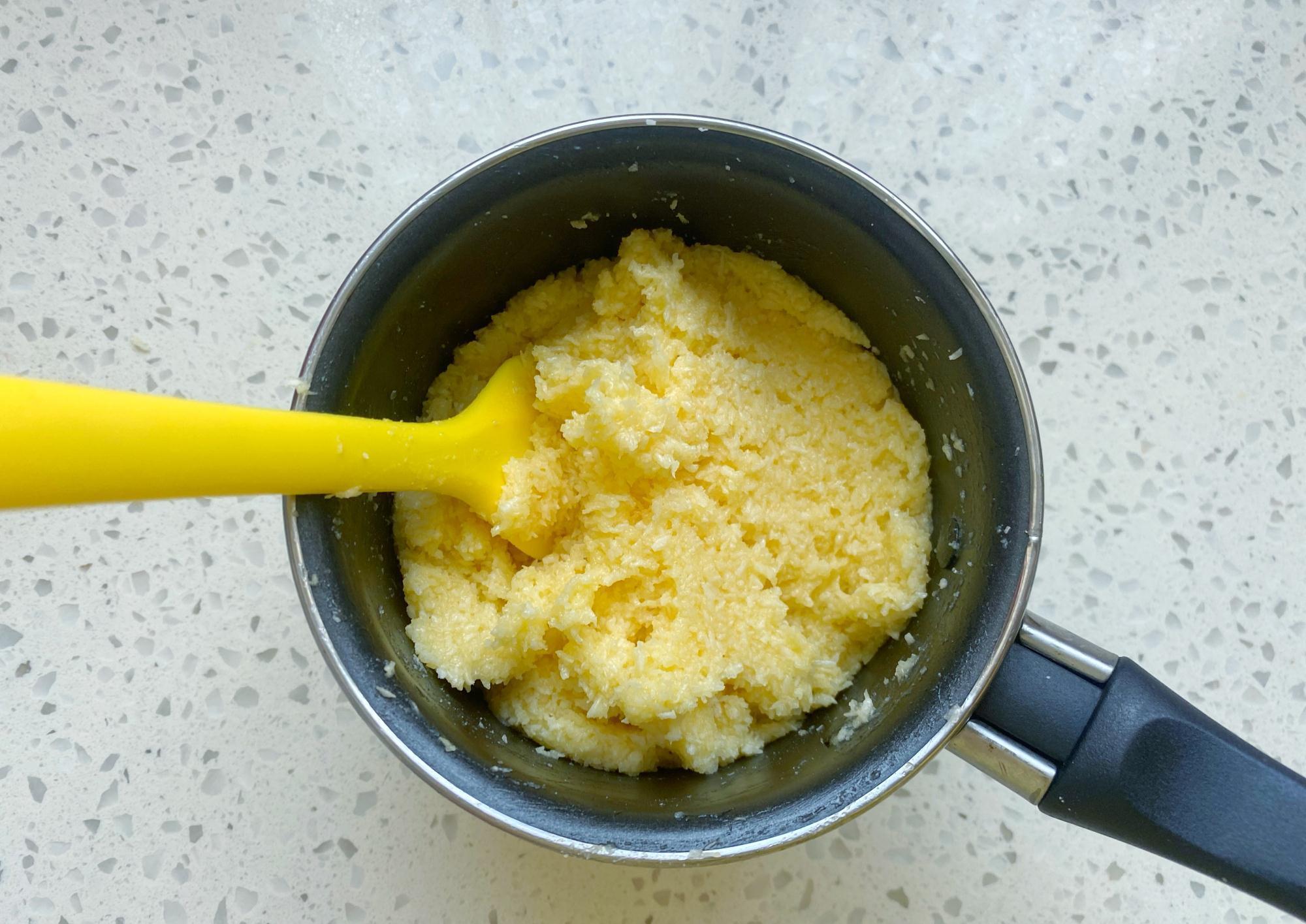 金黄香酥，柔软细腻又拉丝，1次发酵手撕椰蓉吐司，学会了不用买