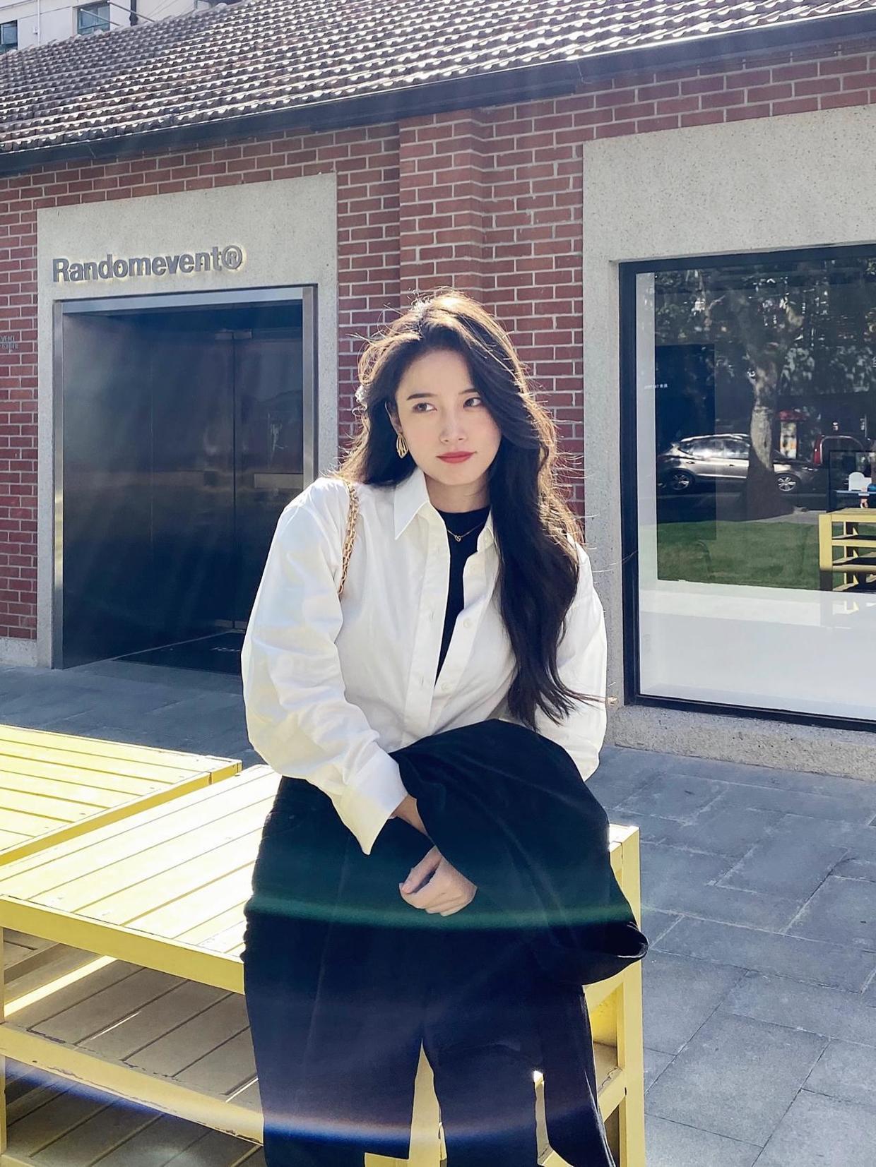 驼色 这个冬天“灯芯绒西装”火了,保暖还有大女人韵味,值得借鉴