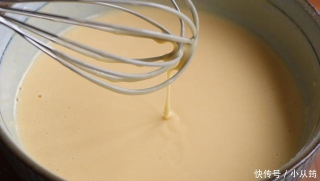 1把韭菜5个鸡蛋,教你懒人早餐,不和面不揉面,出锅孩子连吃3个