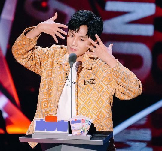 提词器曝光,到底扯下谁的遮羞布?仅仅只打了《吐槽大会》的脸?