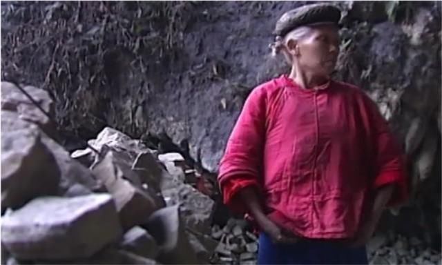 深山中|深山中的白毛女:隐居30年,惨遭魔爪爱子早夭,疯了整整一辈子!