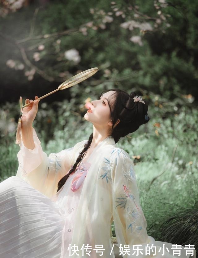 诡异|最近火了一种“阴间”汉服，穿上就可以拍鬼片，很像黑山老妖