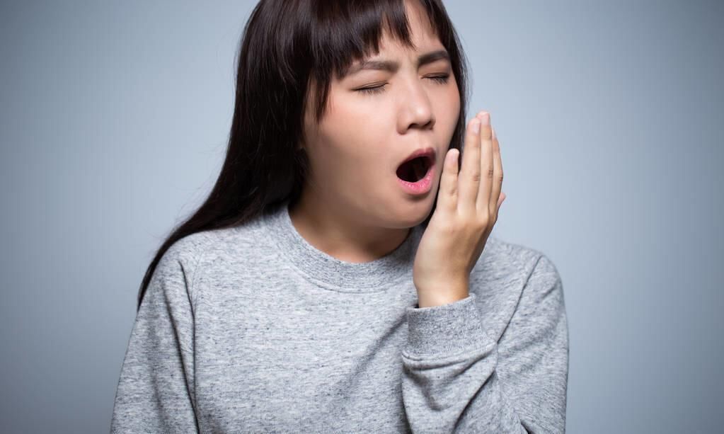 脑血管堵塞|59岁大叔,一年两次脑梗,医生饭后这2件事是祸根,最好别做