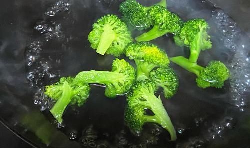 肥牛|40岁阿姨轻断食晚餐,简单营养,低脂饱腹,同事:难怪体重不过百