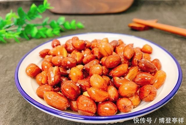 炸出来的花生米|炸花生米时,不要直接炸,多加一步,花生酥脆,放一周都不返潮