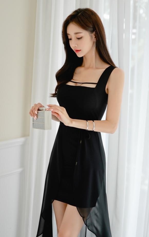 女神|女神孙允珠,层叠仙女飘絮黑宝石笼纱礼裙