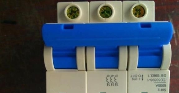 跳闸|家里开关别这样装,听老电工一说完,才明白为何我家老是跳闸