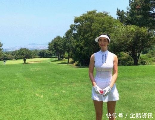 高尔夫小姐姐,紧身衣超短裙穿搭,演绎垂度感!靓图欣赏