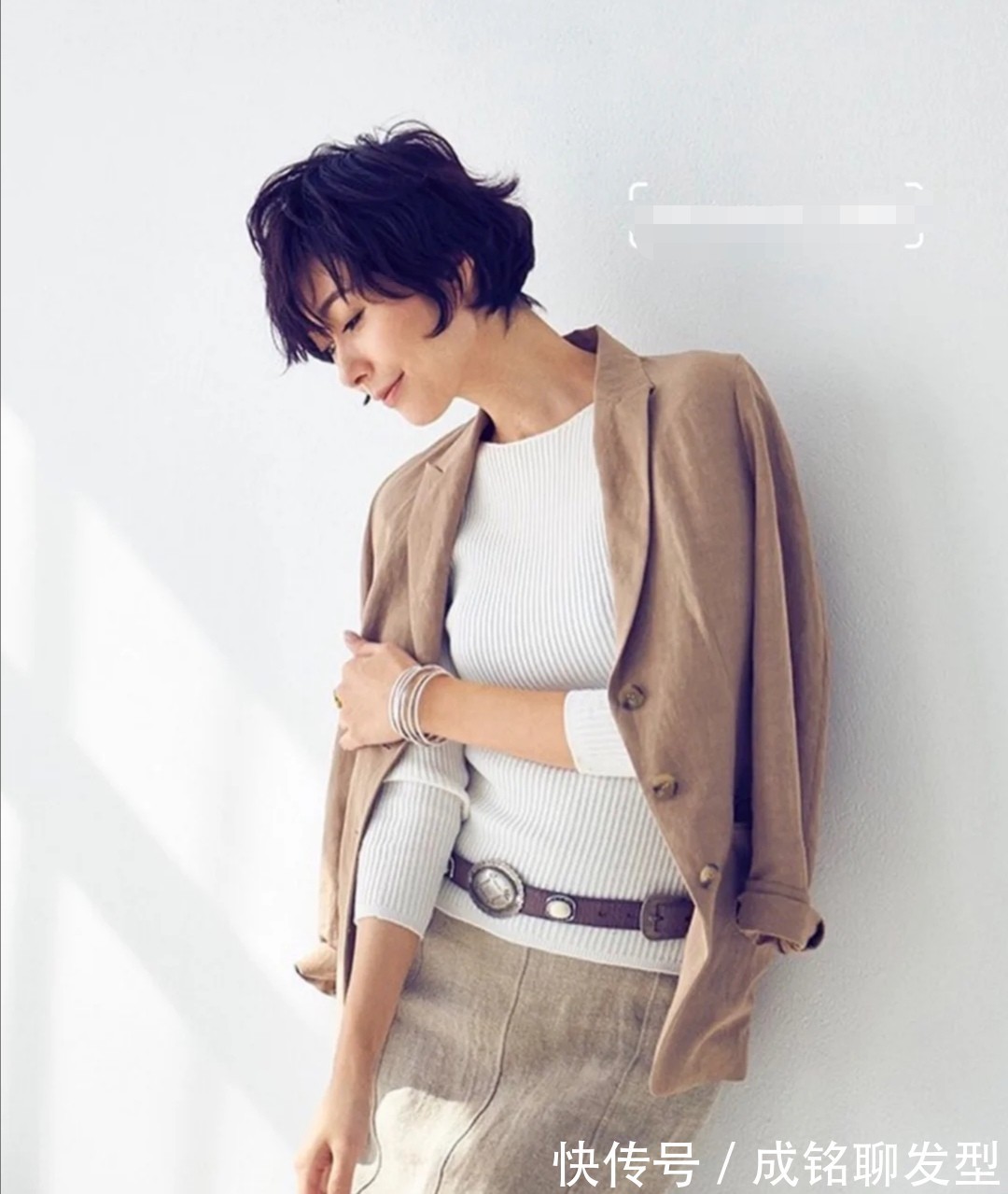 裤装|时尚无关年龄,这些中年“阿姨”靠穿搭圈粉,把基础款穿出时尚感