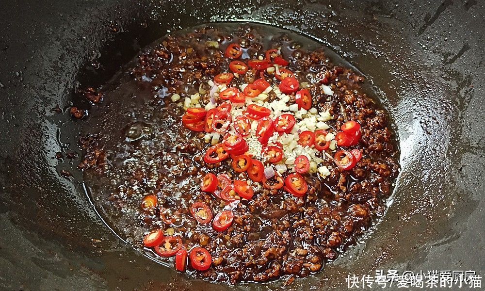 小米辣|“炸酱”究竟怎么做好吃？教你家常做法，做完吃一个星期都不坏