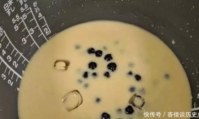 米香还|又一“黑暗网红美食”现世？你试过“珍珠奶茶”煮饭吗？那么问题来了