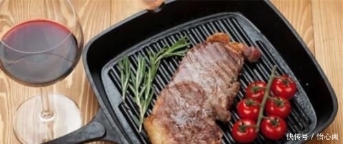 服务员|吃牛排时,服务员递给你“一张纸巾”,不是让你擦嘴的,别闹笑话