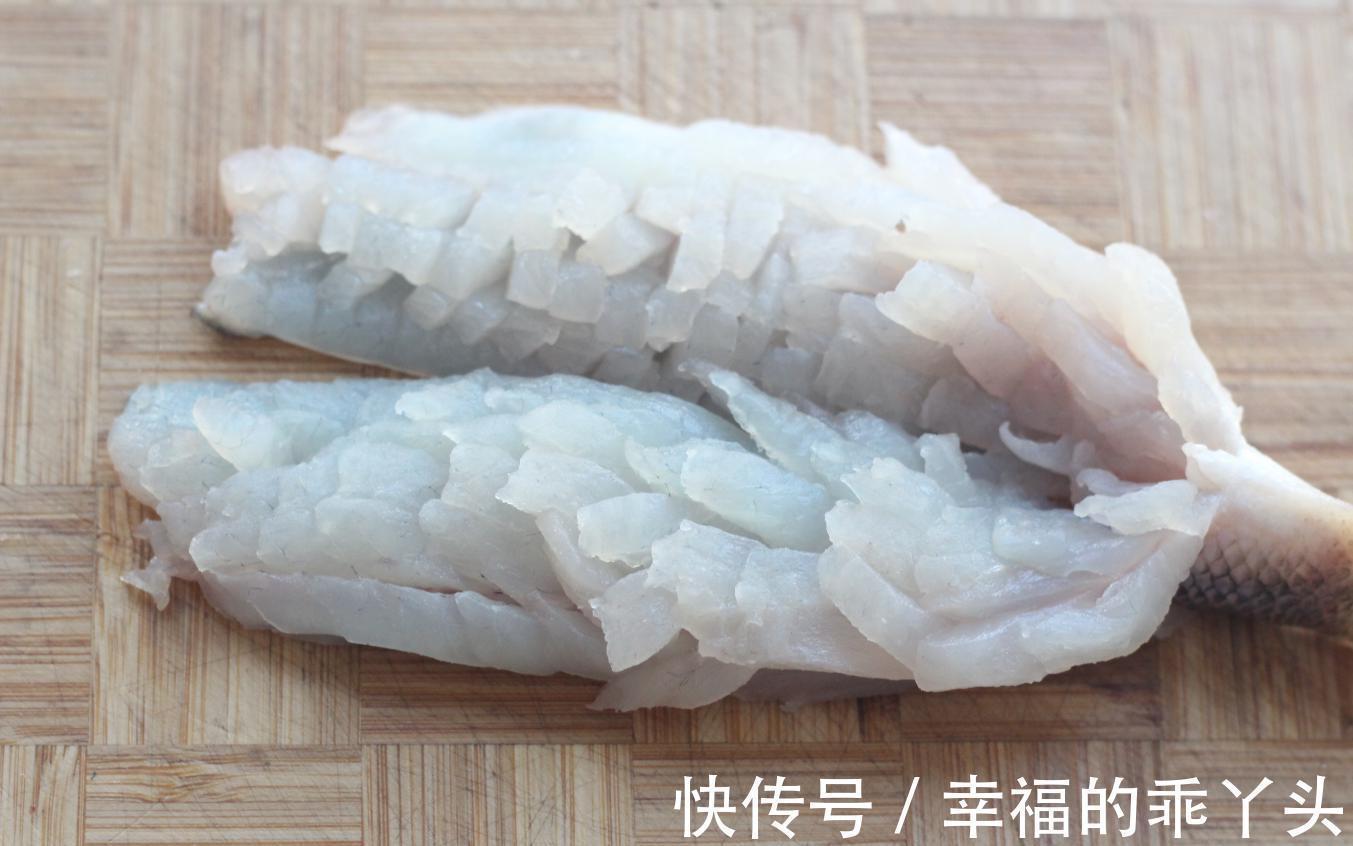 自制松子鲈鱼，自己做一点也不难，酸甜鲜美，香脆可口