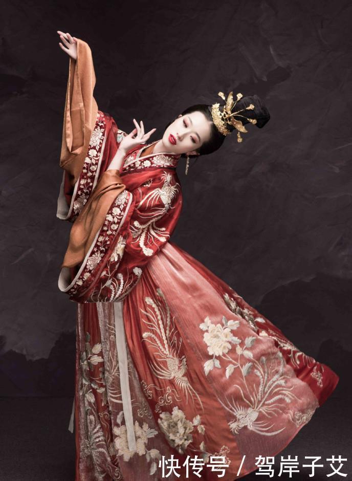 这些“上架嫌它丑，下架求成狗”的绝版汉服，有你的梦中情裙吗