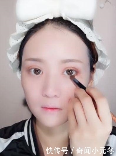 菠萝|女子化“菠萝”妆去接老公,妆后很减龄,网友坐等卸妆了
