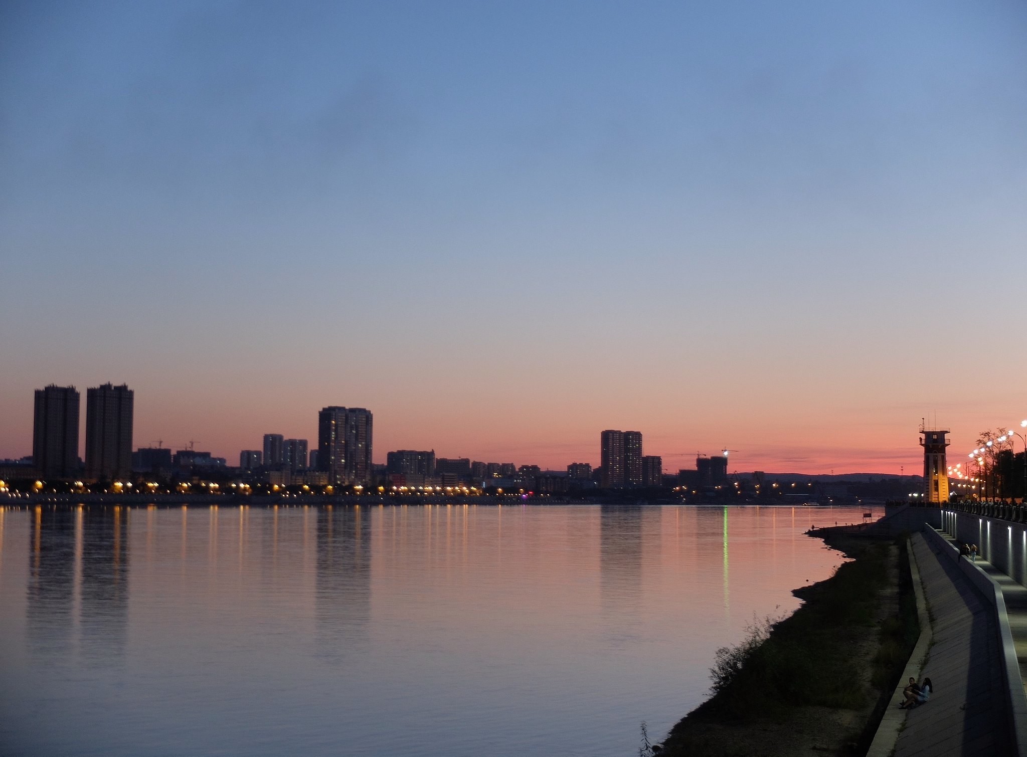 百年后的海兰泡:对岸的中国日渐现代化,俄国人喜欢到中国做生意