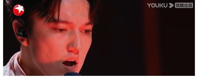 从《歌手》到《追光吧》,一首《Stranger》见证迪玛希的成长