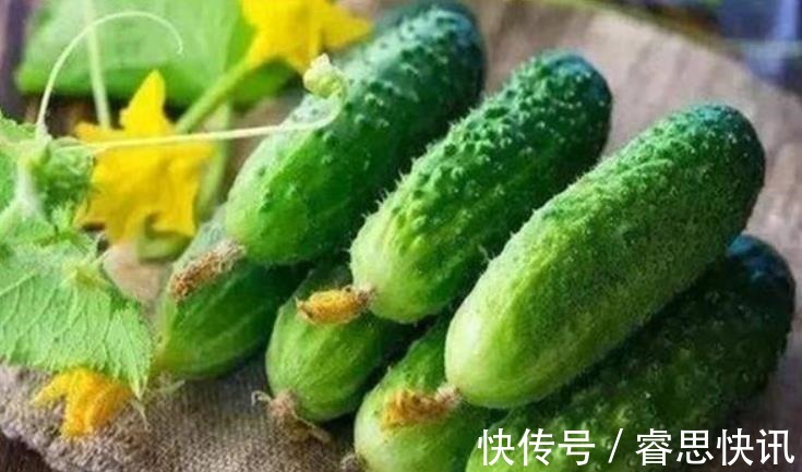 买黄瓜时，如何分辨有没有打激素只需一招，一眼就能区分