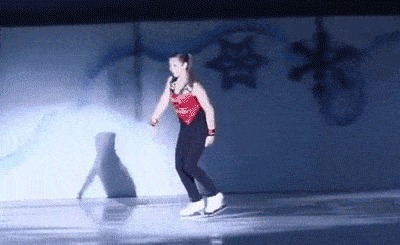 |幽默笑话：发现女同事喊老板爸爸，准备追求她，然后就被开除了