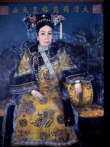 翡翠,乾隆让它“由石变玉”,慈禧让它昂贵到今天