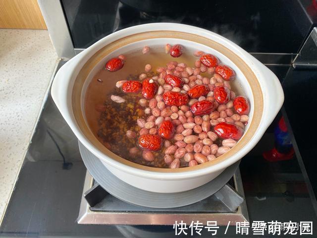 季节|寒露以后最适合喝红豆粥，煮粥时候多加这两样，秋冬季节不怕冷