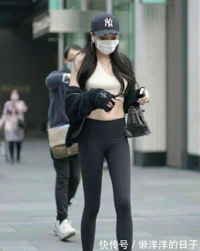 穿搭 优雅清爽的打底裤穿搭更有立体感,展现女人的娇美,纯净自然!