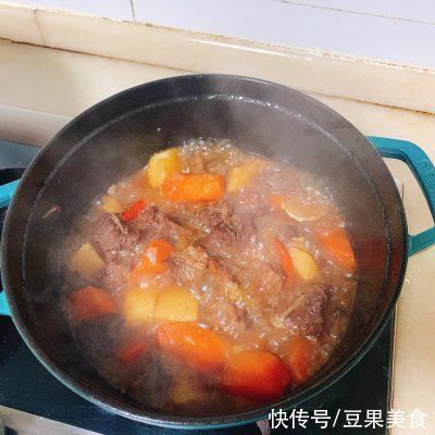 零失败胡萝卜土豆炖牛肉，大厨原来这么好当