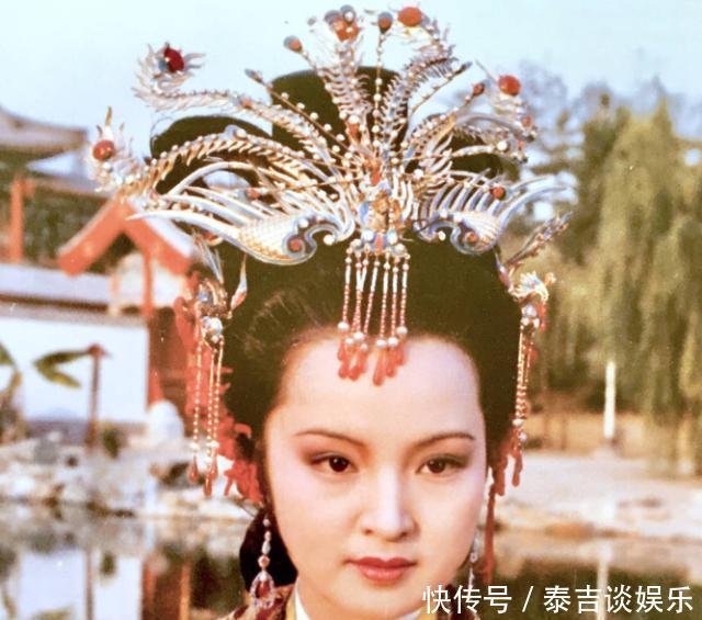公然|太监为什么公然去贾府打秋风元春省亲时已经说清楚其中缘由