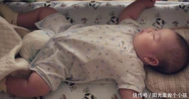 家长|宝爸陪宝宝睡午觉，醒来发现宝宝小脚冰凉，随后的做法逗笑网友