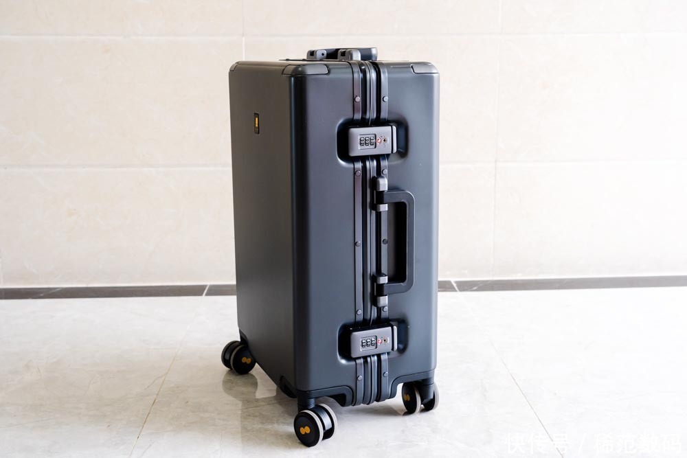 评测|地平线8号行李箱评测:高端大气上档次,商务出行好搭档